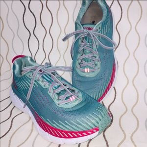 HOKA ONE ONE TENNIS SHOES